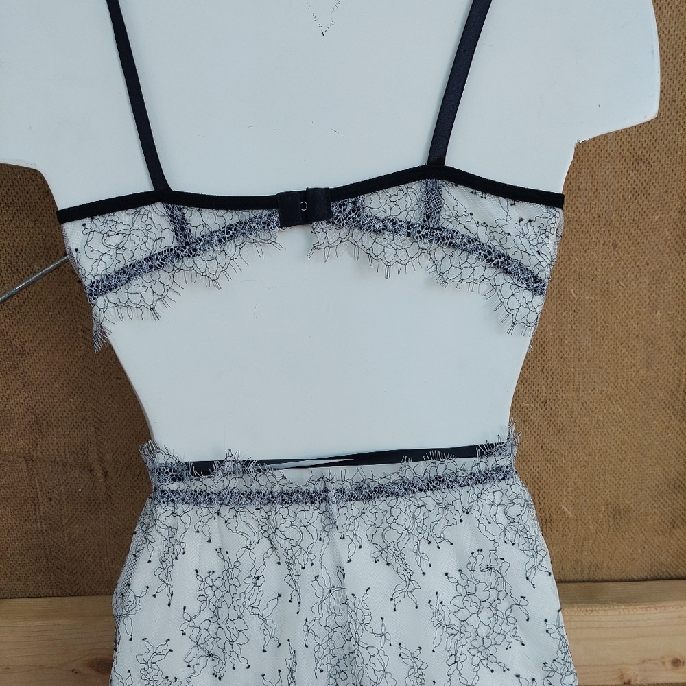 Womens 2 piece lingerie set size large white lace with underwire support - Picture 9 of 15
